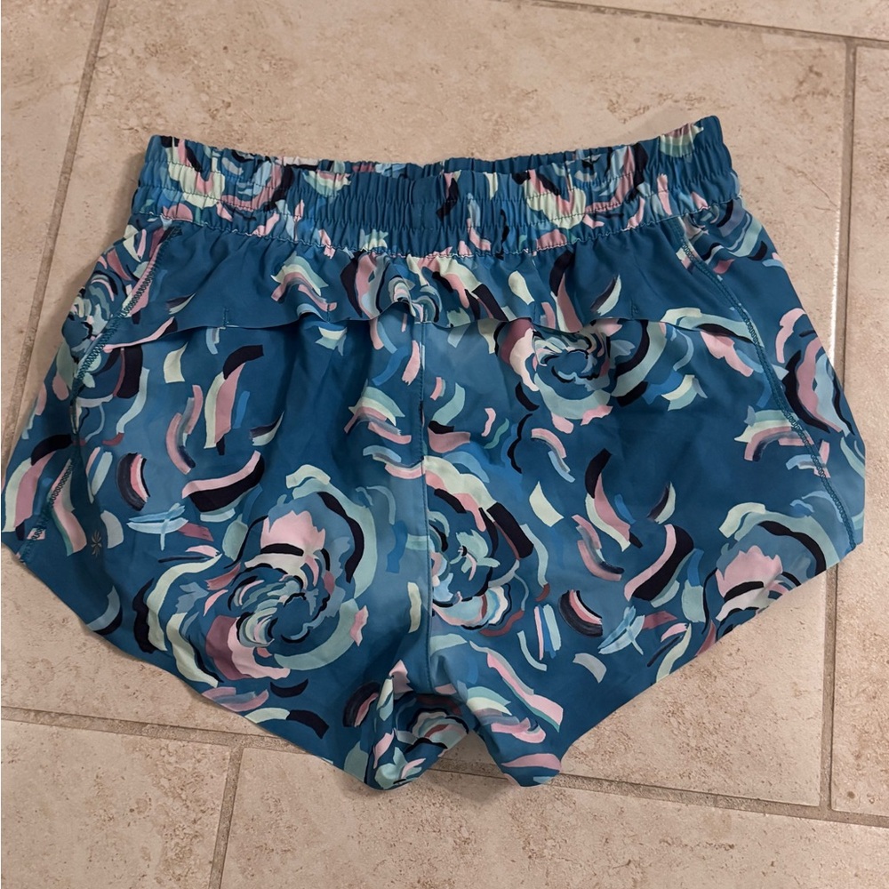 BNWT Athleta printed hustle 3” shorts - Picture 2 of 6